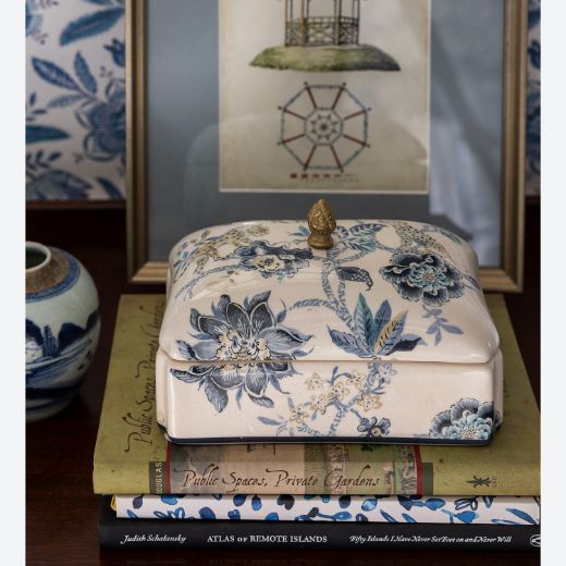 Picture of Braganza Blue Box